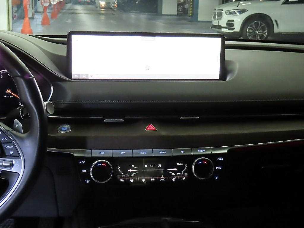 Genesis G80 - Vista 11