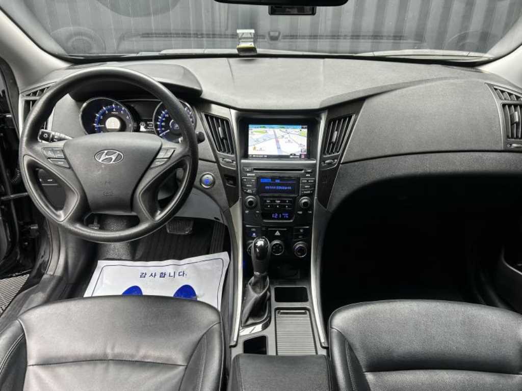 HYUNDAI Sonata - Vista 7