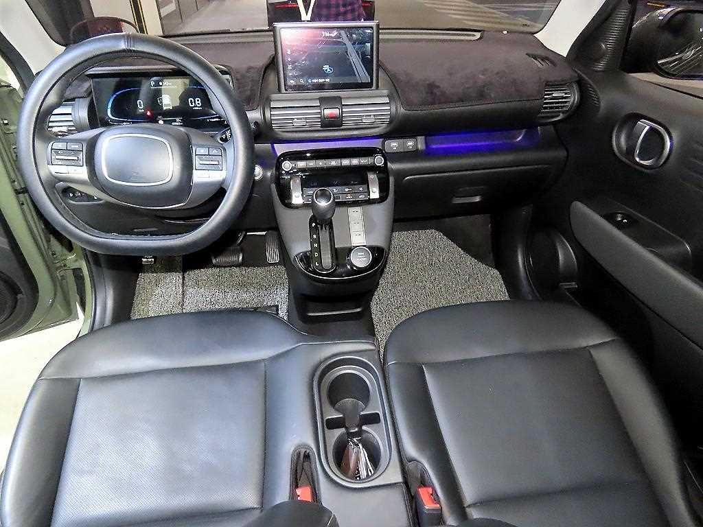 HYUNDAI Casper - Vista 10