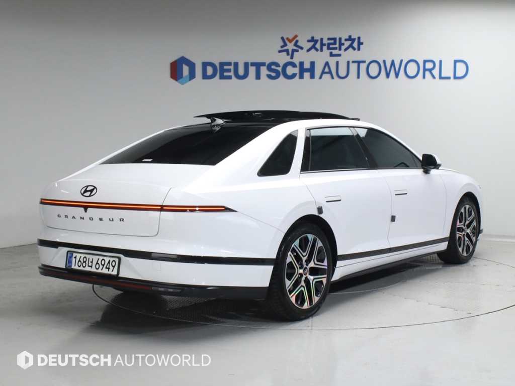 HYUNDAI Grandeur - Vista 2