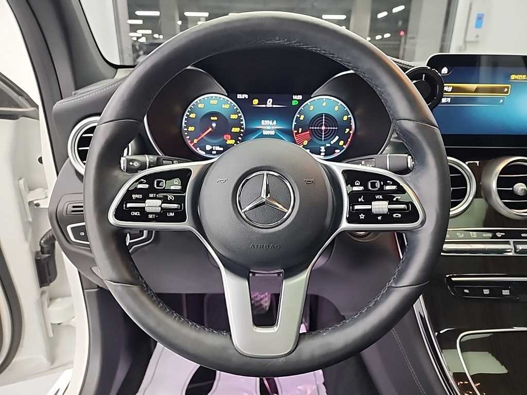 Mercedes Benz GLC Class - Vista 9