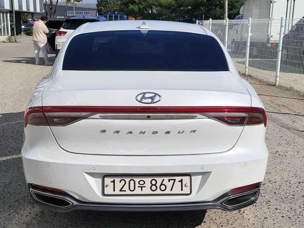 HYUNDAI Grandeur - Vista 4