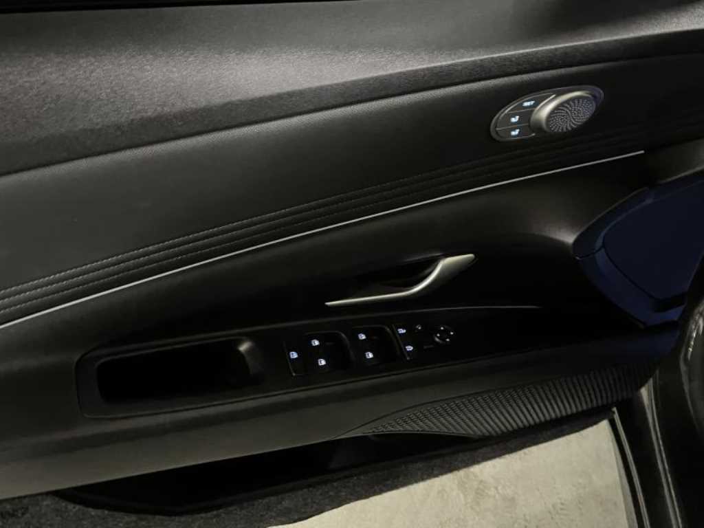 HYUNDAI Avante - Vista 5