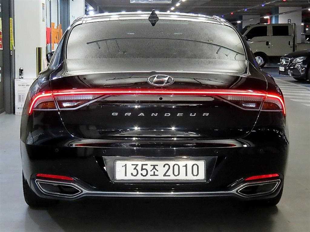 HYUNDAI Grandeur - Vista 5