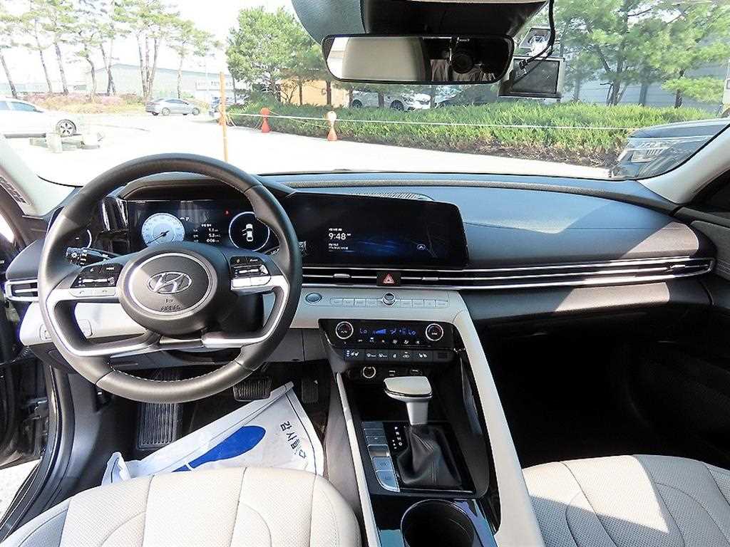 HYUNDAI Avante - Vista 7