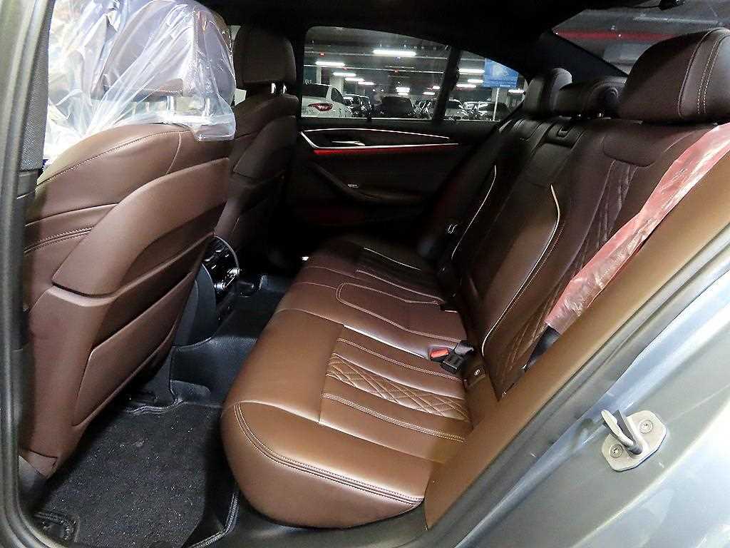 BMW 5 Series - Vista 7