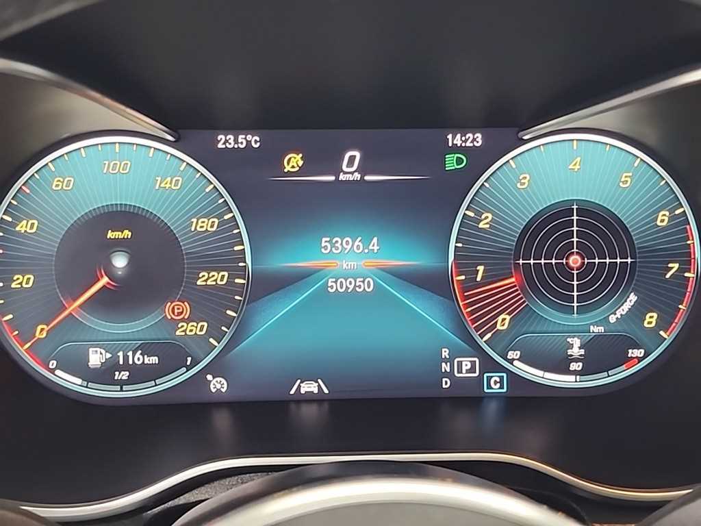 Mercedes Benz GLC Class - Vista 6