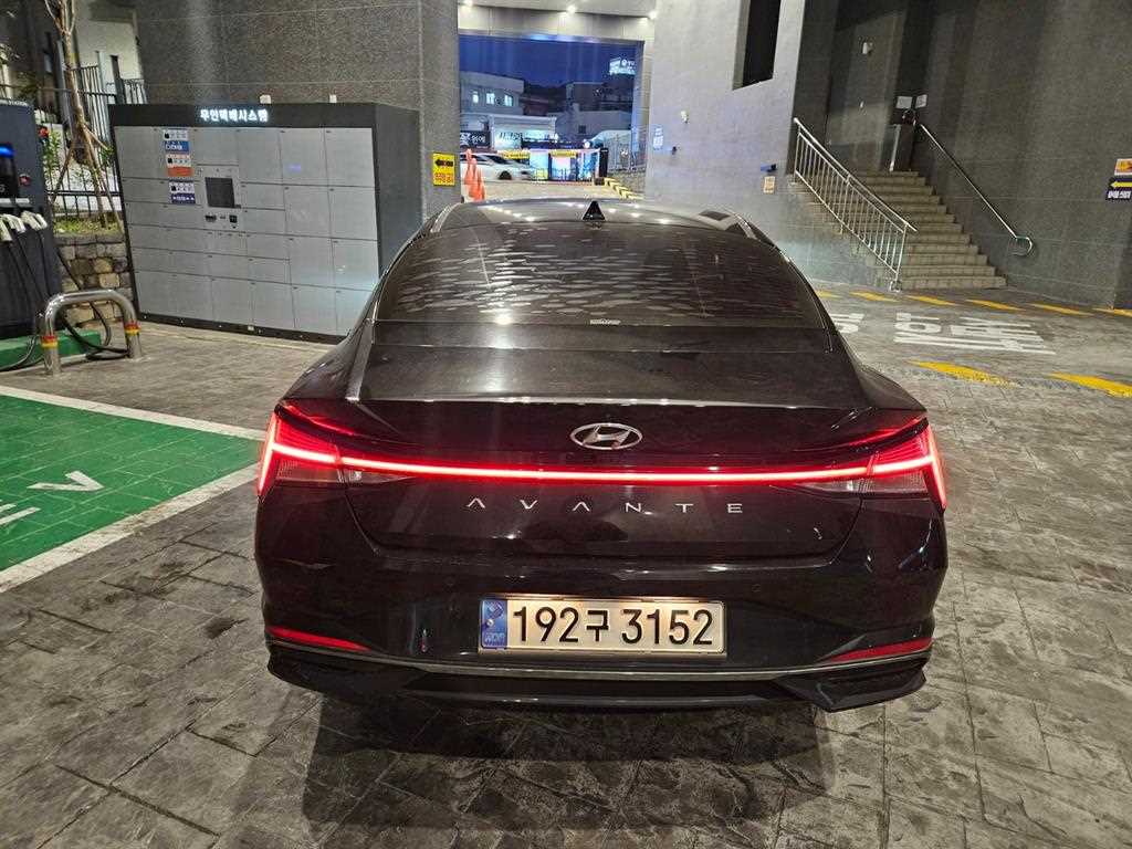 HYUNDAI Avante - Vista 4