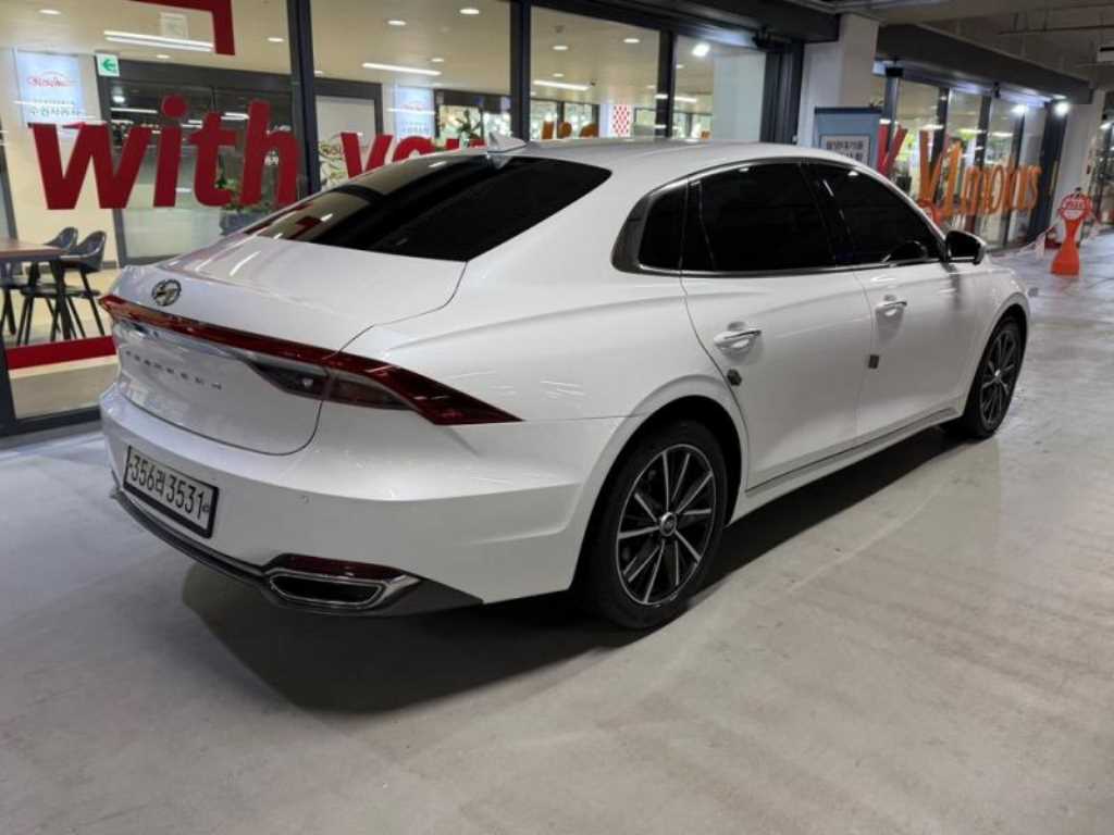 HYUNDAI Grandeur - Vista 4