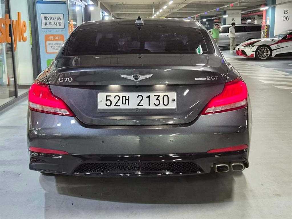 Genesis G70 - Vista 5