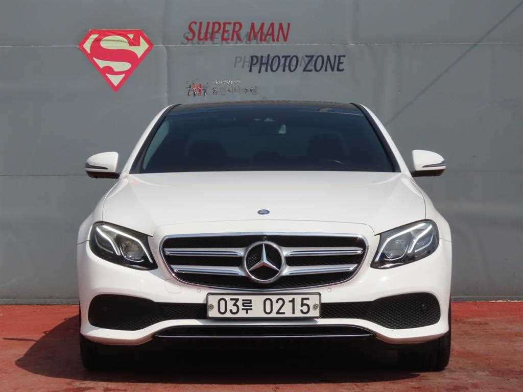 Mercedes Benz E class - Vista 2