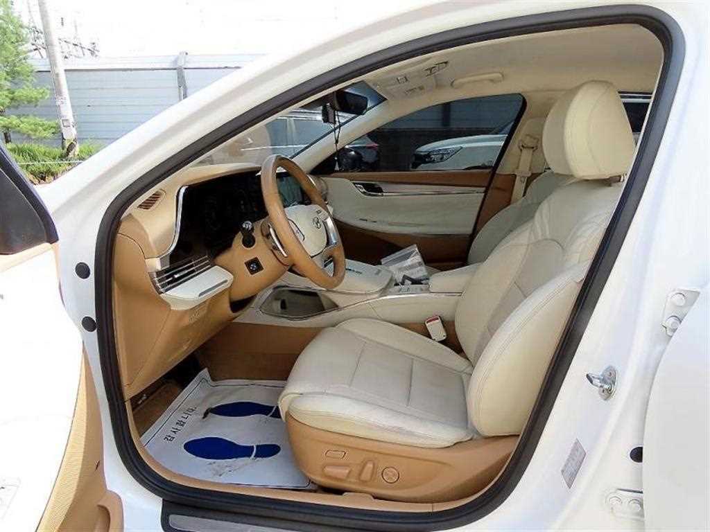 HYUNDAI Grandeur - Vista 7