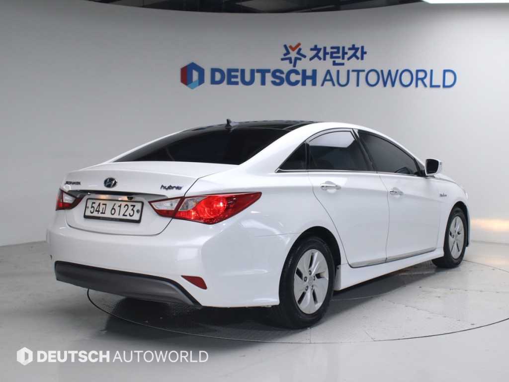 HYUNDAI Sonata - Vista 2