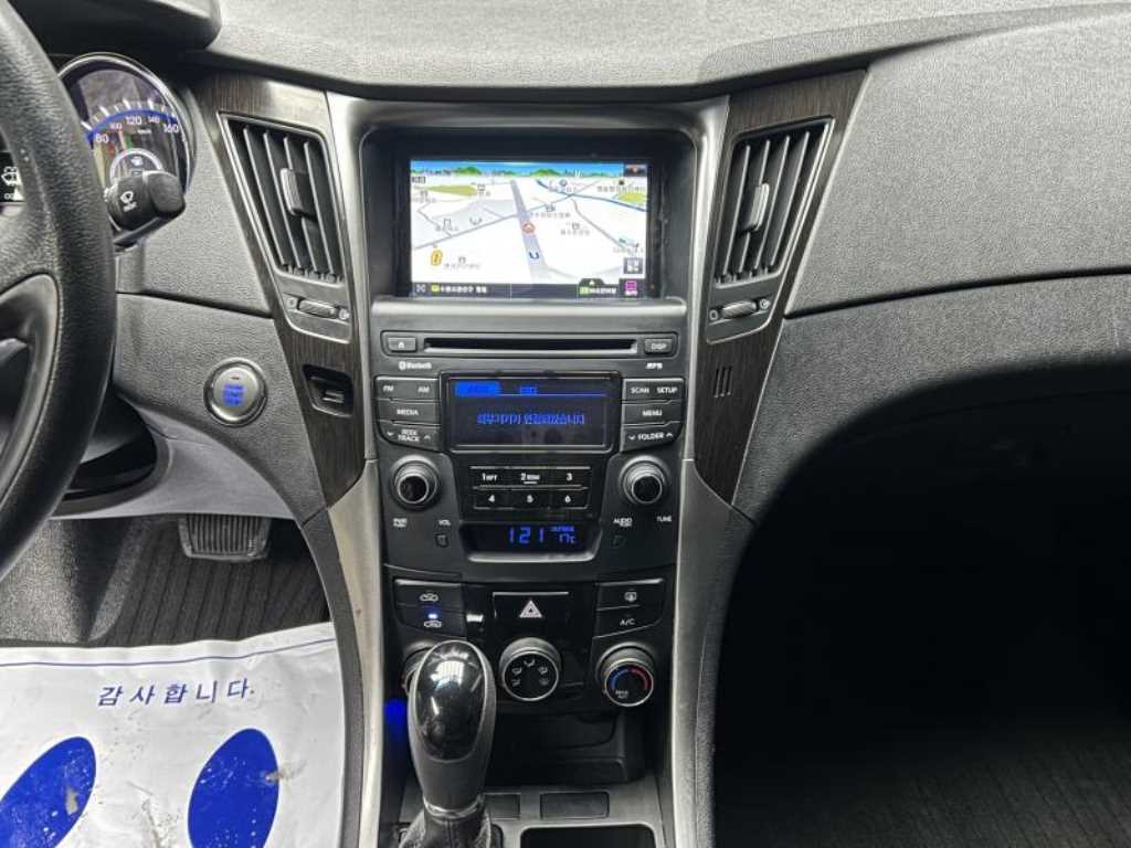HYUNDAI Sonata - Vista 9