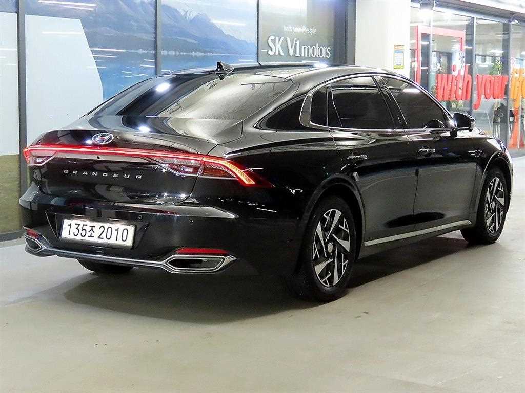 HYUNDAI Grandeur - Vista 4