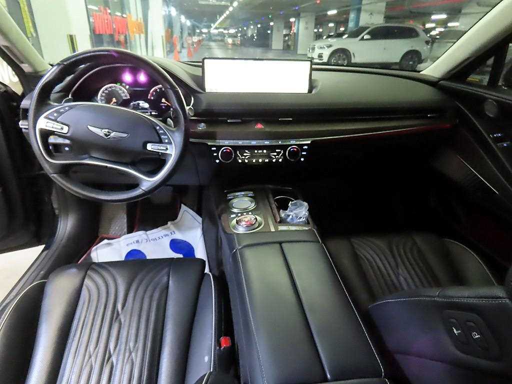 Genesis G80 - Vista 10