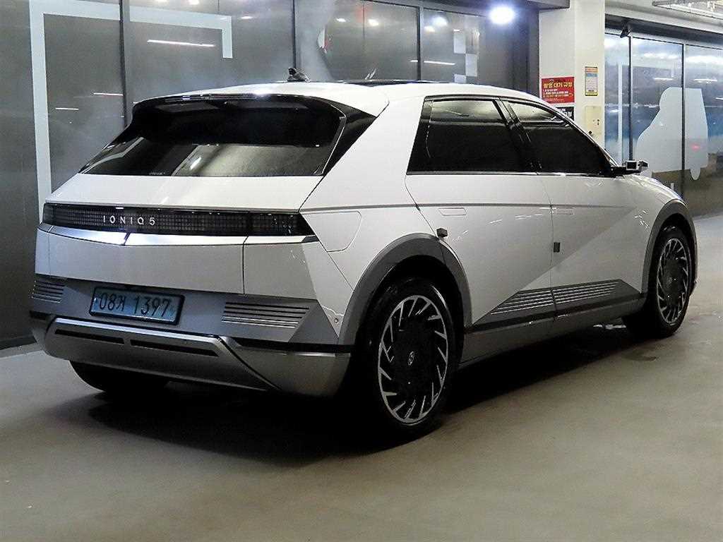 HYUNDAI Ioniq 5 - Vista 4