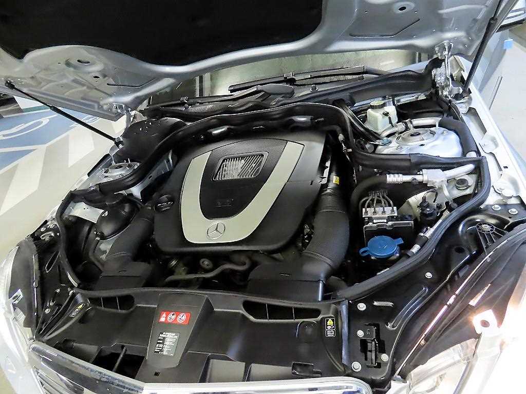 Mercedes Benz E class 2011 Plateado - Importación desde Corea - HF Imports Iquique - Foto 19