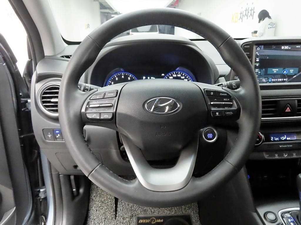HYUNDAI Kona - Vista 8