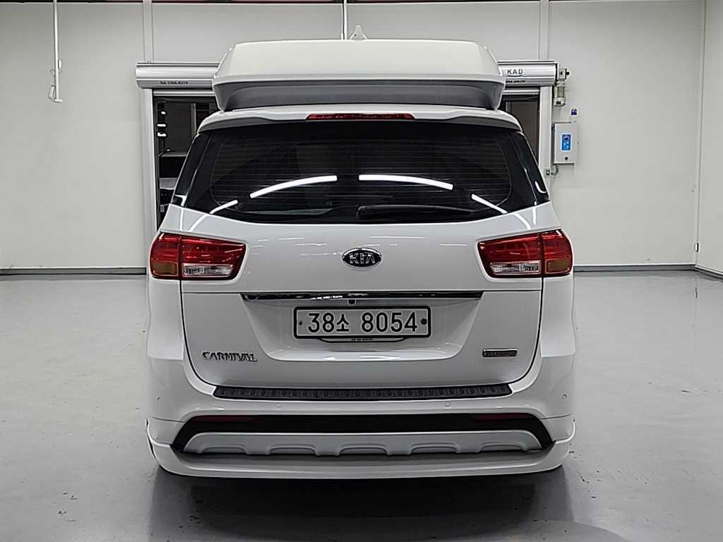 KIA Carnival - Vista 3