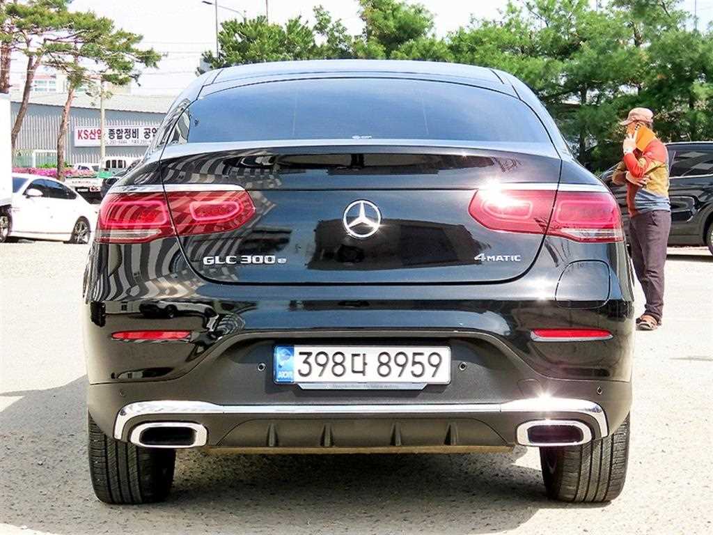 Mercedes Benz GLC Class - Vista 4