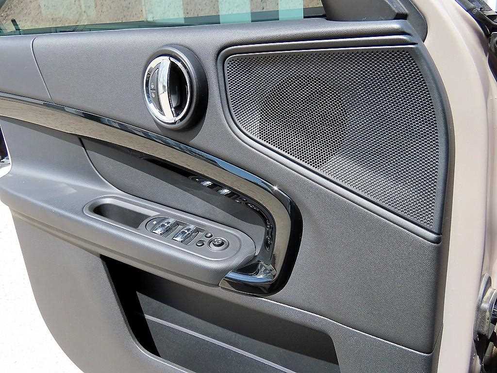 Mini Countryman - Vista 12