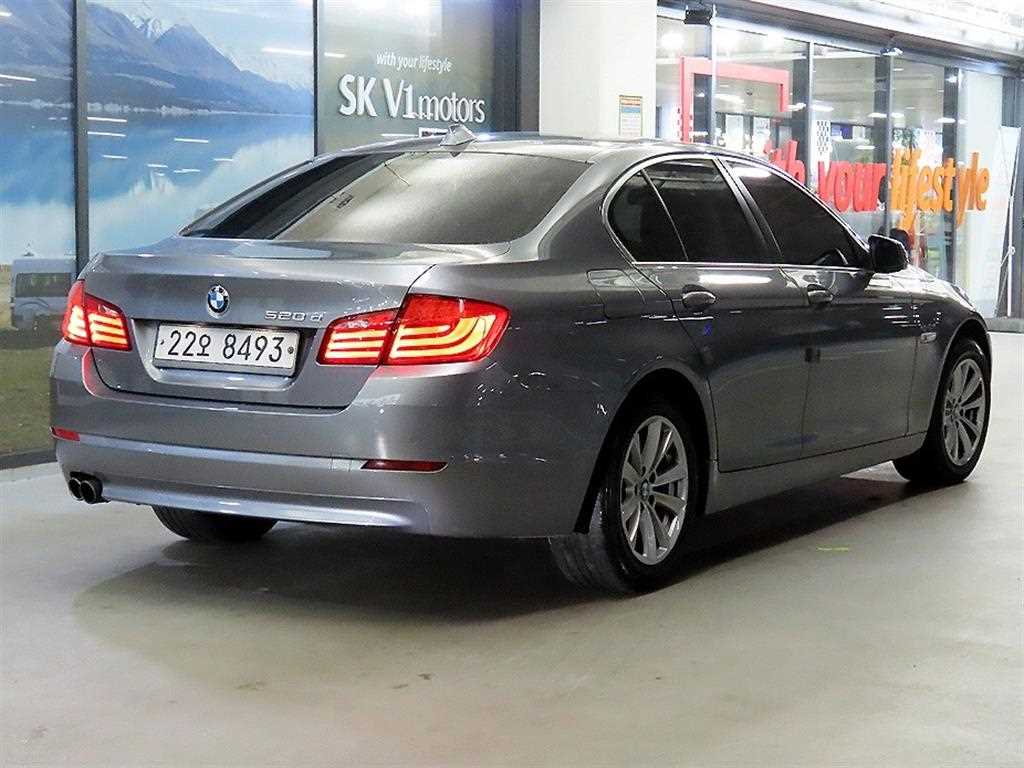 BMW 5 Series - Vista 4