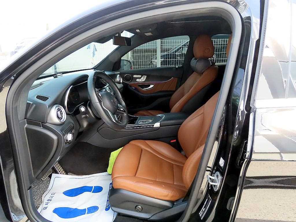 Mercedes Benz GLC Class - Vista 5