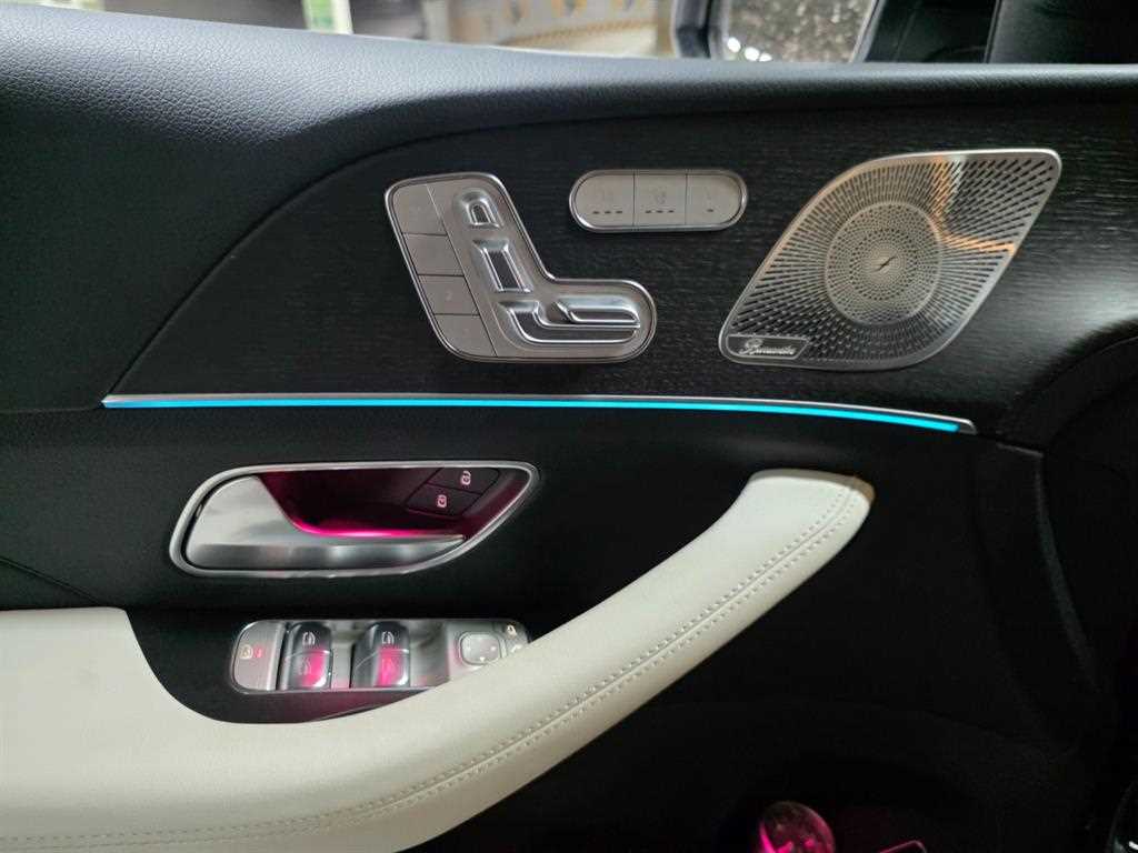 Mercedes Benz GLE Class - Vista 9