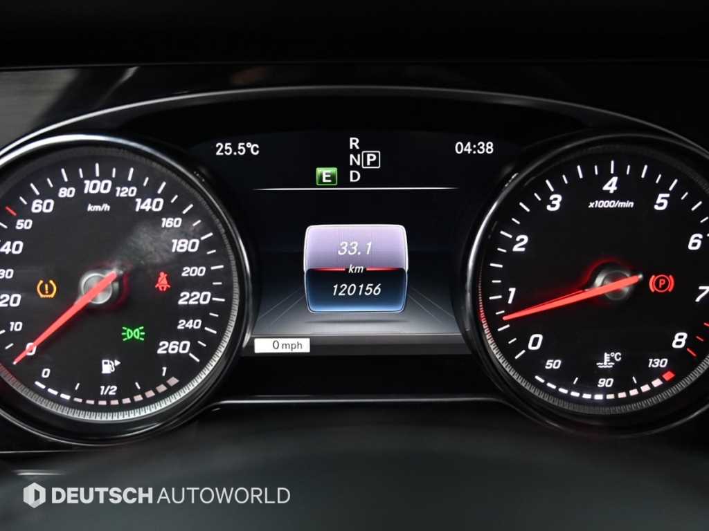 Mercedes Benz E class - Vista 8