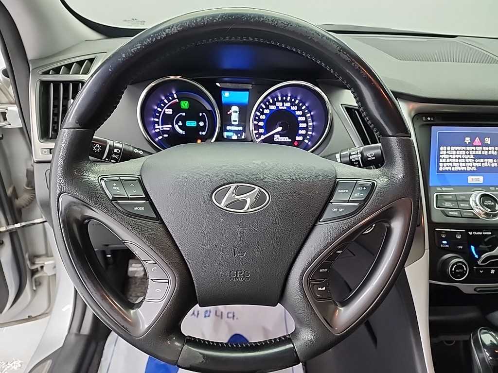HYUNDAI Sonata - Vista 9