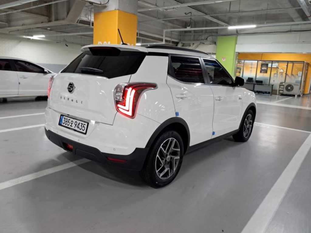 Ssangyong Tivoli - Vista 4