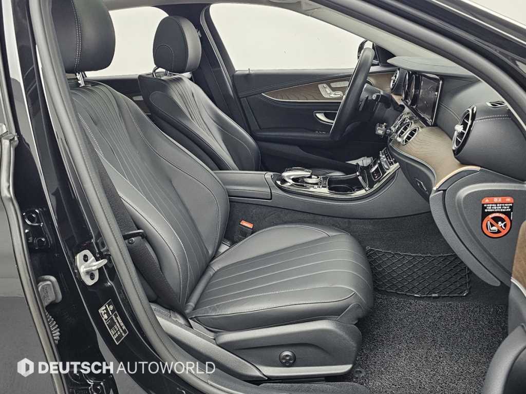 Mercedes Benz E class - Vista 10