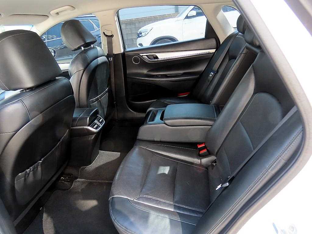 HYUNDAI Grandeur - Vista 6