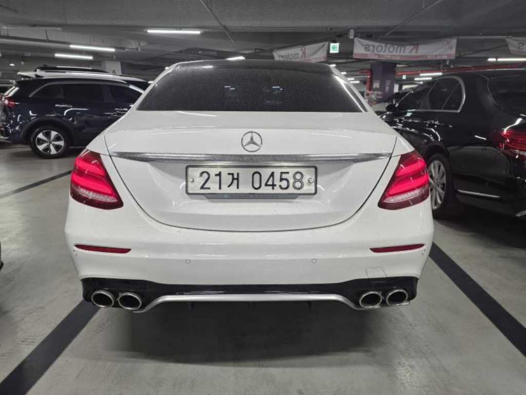 Mercedes Benz E class - Vista 3