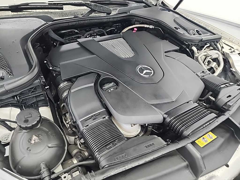 Mercedes Benz E class - Vista 5