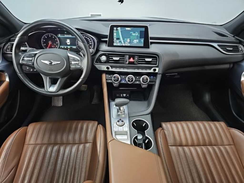 Genesis G70 - Vista 5