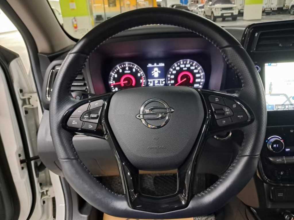 Ssangyong Tivoli - Vista 9