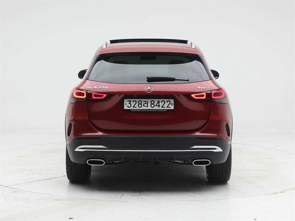 Mercedes Benz GLA Class - Vista 5