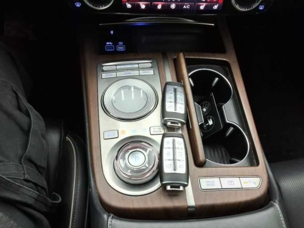 Genesis G80 - Vista 10