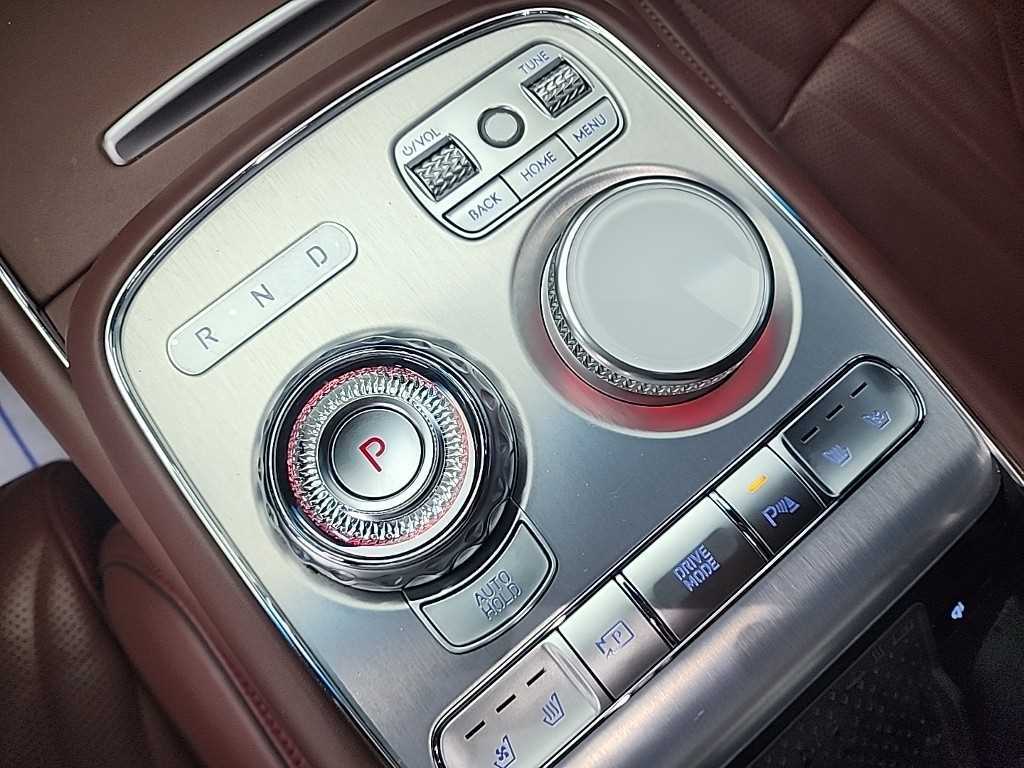 Genesis G90 - Vista 8