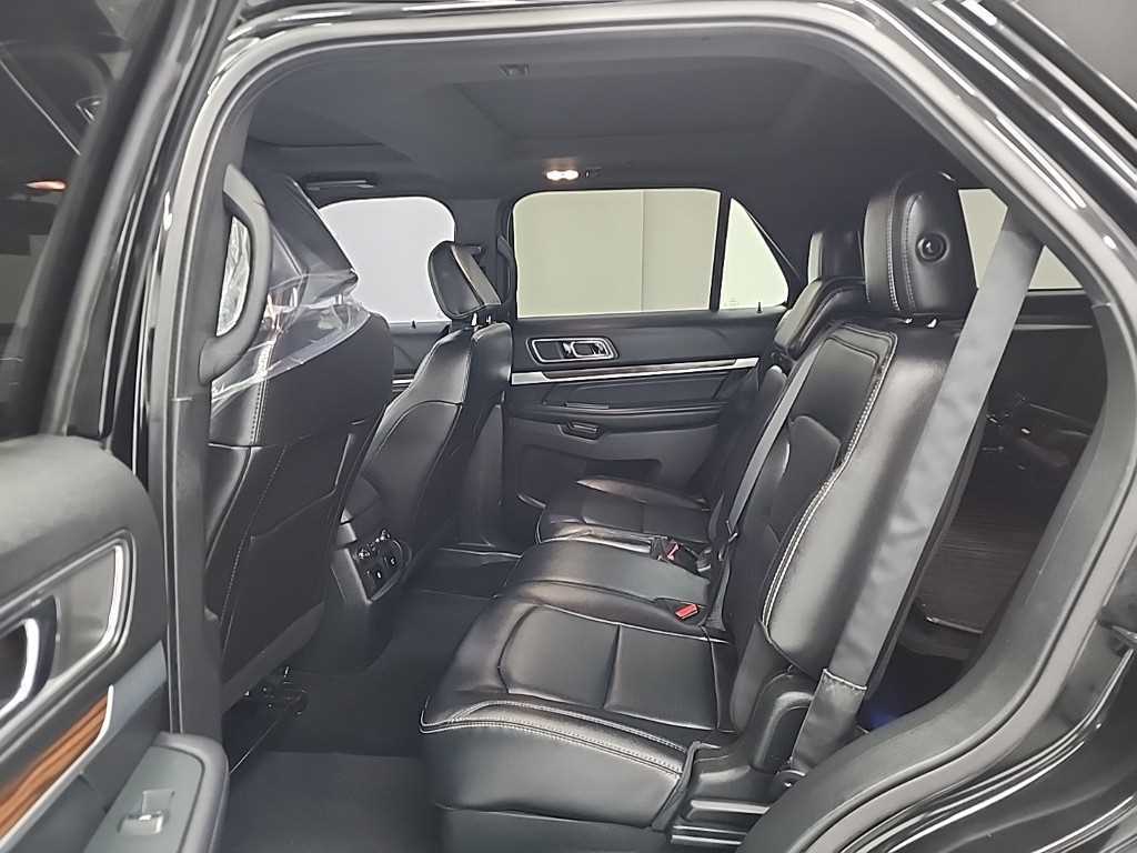 Ford Explorer - Vista 12