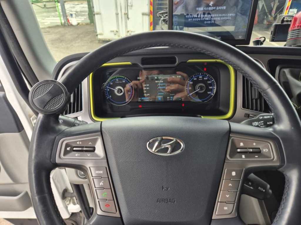 medium and large cargo truck 2023 Blanco - Importación desde Corea - HF Imports Iquique - Foto 15