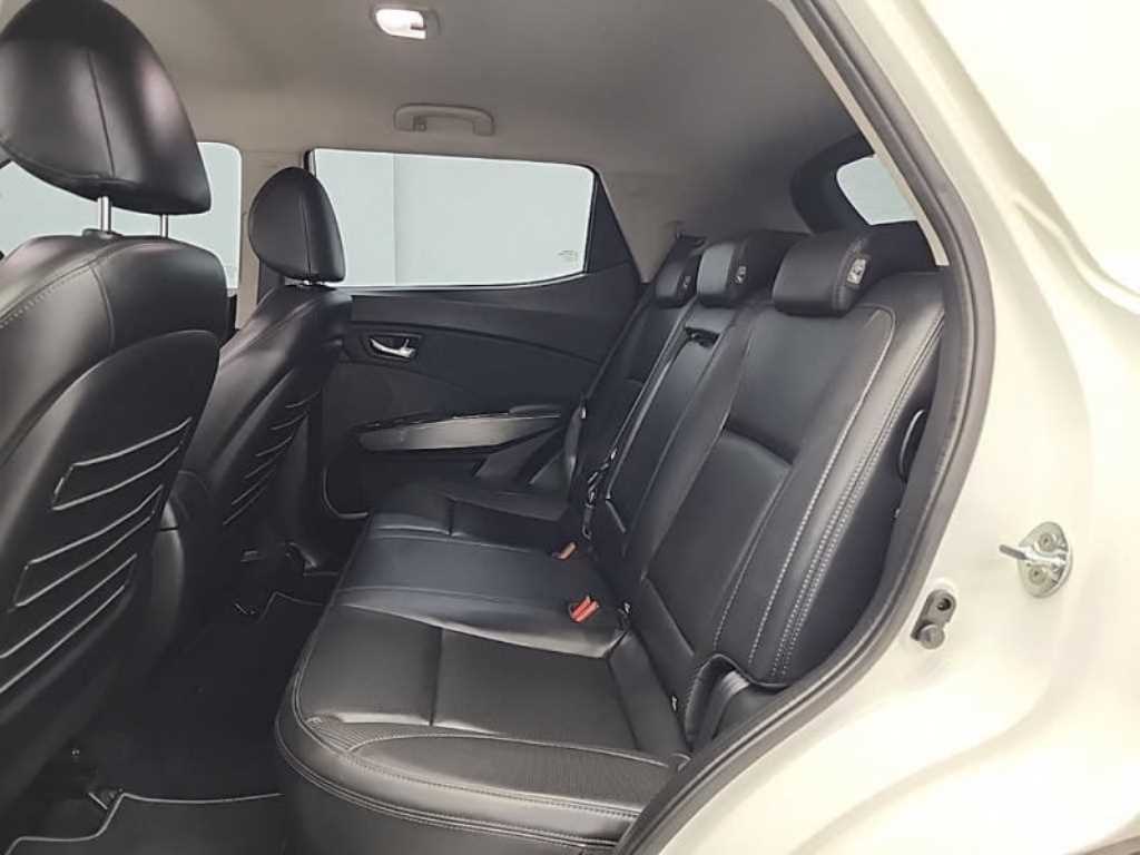 Ssangyong Tivoli - Vista 12