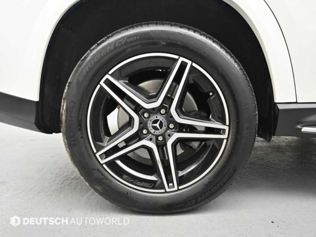 Mercedes Benz GLE Class - Vista 5