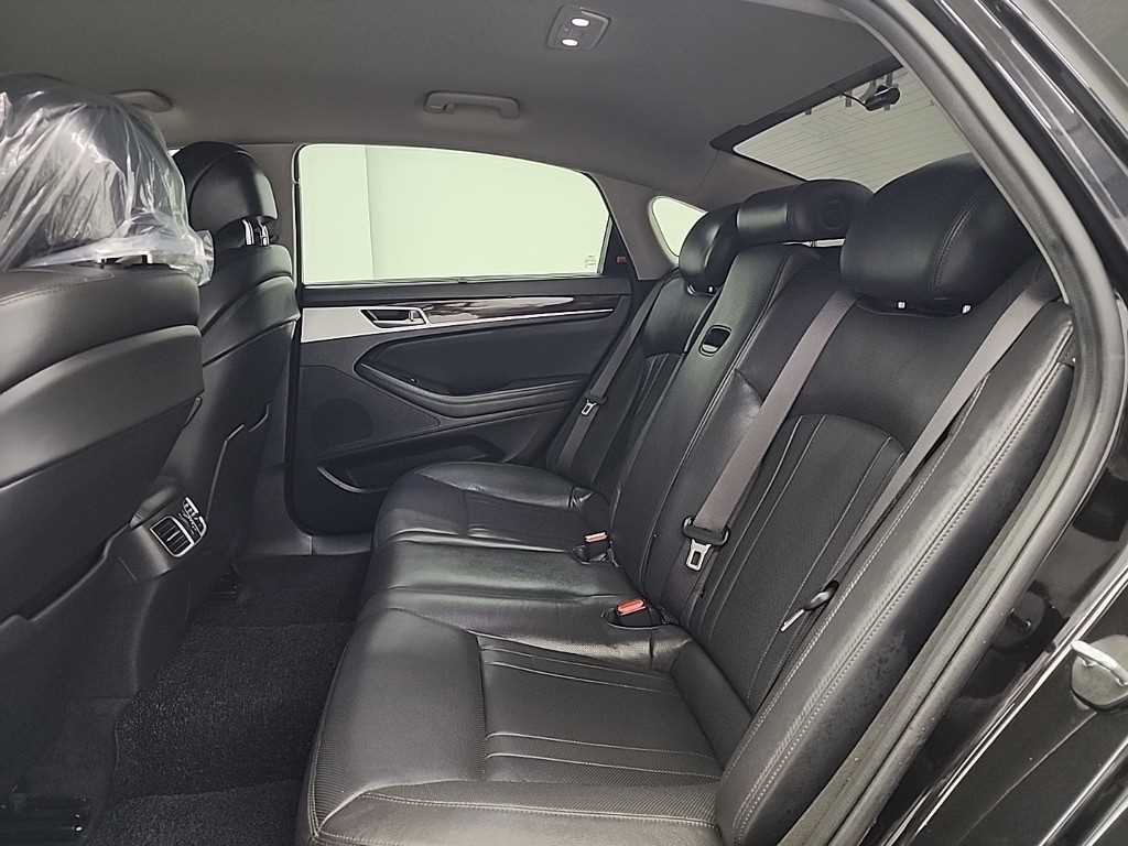 Genesis G80 - Vista 12