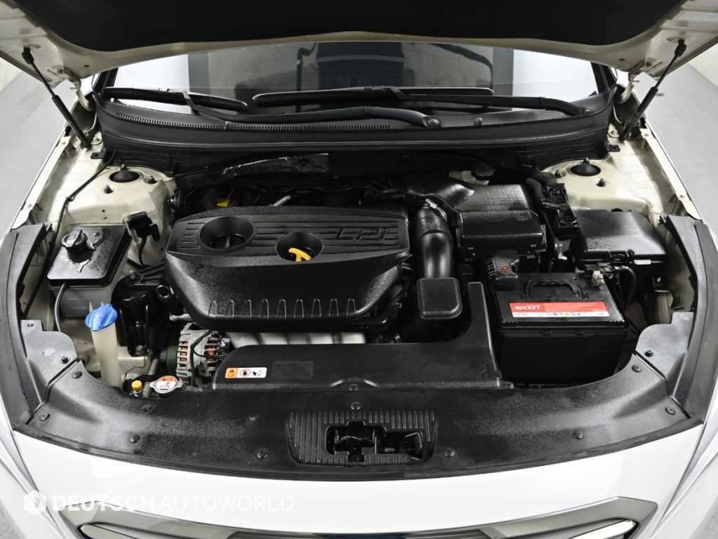 HYUNDAI Sonata - Vista 6