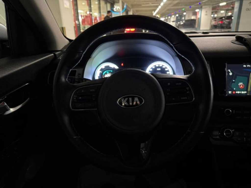 KIA Niro - Vista 8