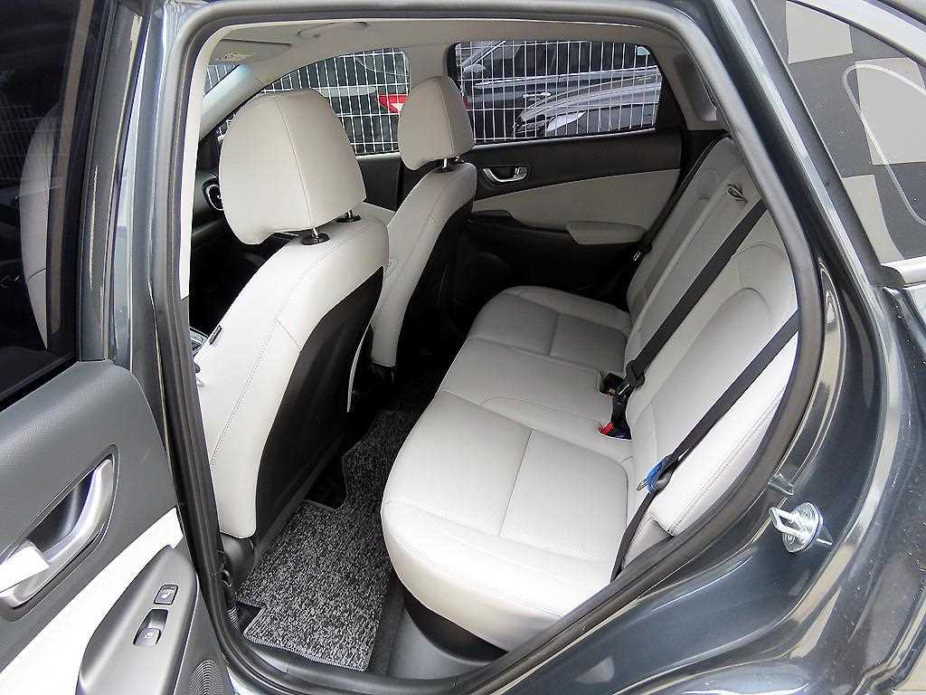 HYUNDAI Kona - Vista 6