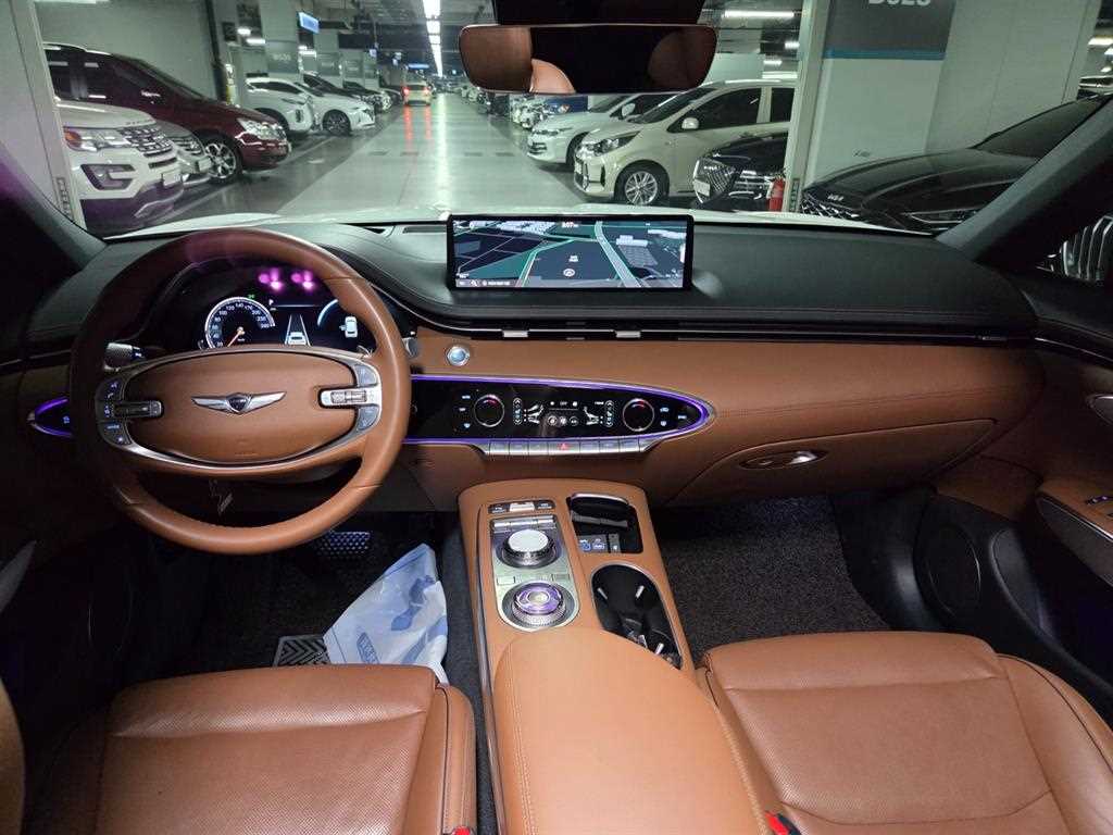 Genesis GV70 - Vista 7